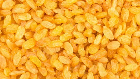 کشمش طلایی تیزابی رنگ روشن